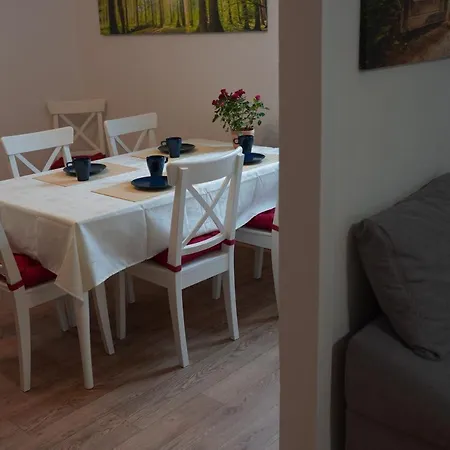- Gastehaus Zum Pfalzerwald Guest house Hinterweidenthal