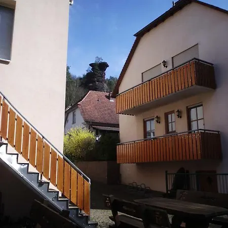 - Gaestehaus Zum Pfaelzerwald Maison d'hôtes 3*