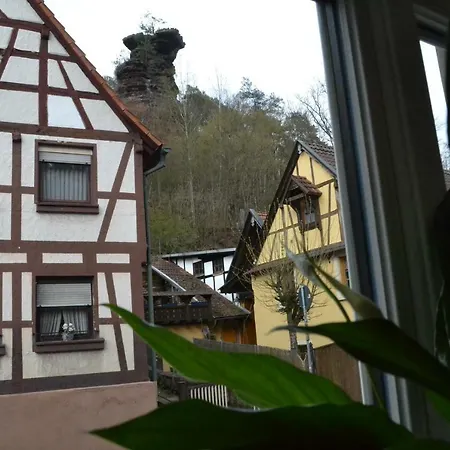 Gasthof - Zum Pfälzerwald *