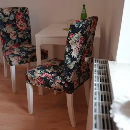 - Gastehaus Zum Pfalzerwald 3*