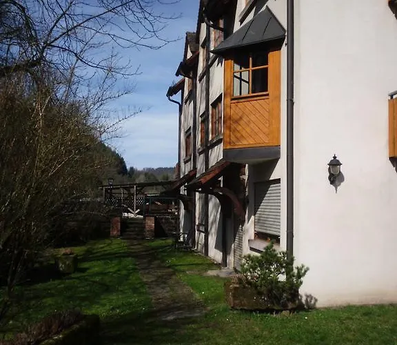 - Gaestehaus Zum Pfaelzerwald Gasthuis Hinterweidenthal