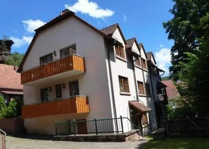 - Gaestehaus Zum Pfaelzerwald 3*