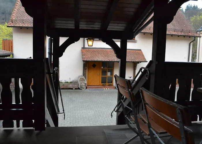 - Gaestehaus Zum Pfaelzerwald بيت ضيافة