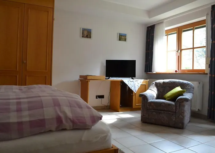 - Gaestehaus Zum Pfaelzerwald 3* Hinterweidenthal