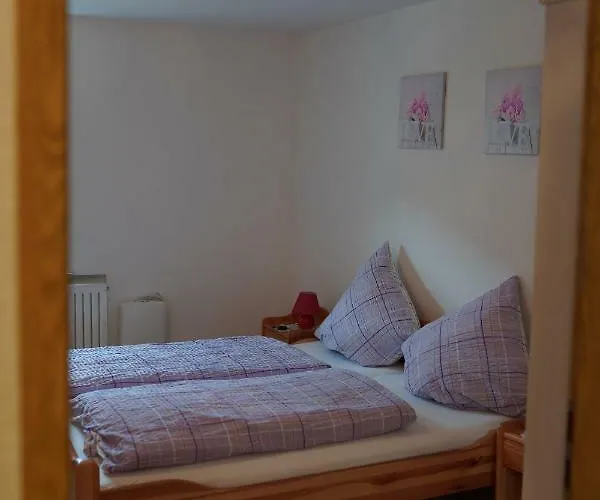 - Gaestehaus Zum Pfaelzerwald 3* Hinterweidenthal